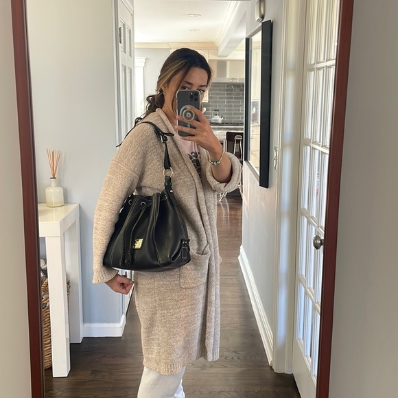 Dooney & Bourke Black Pebbled Leather Bag - Picture 3 of 16